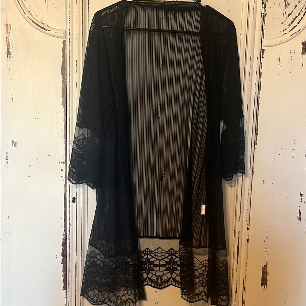 Elegant Black Lace Robe with Intricate Floral Design